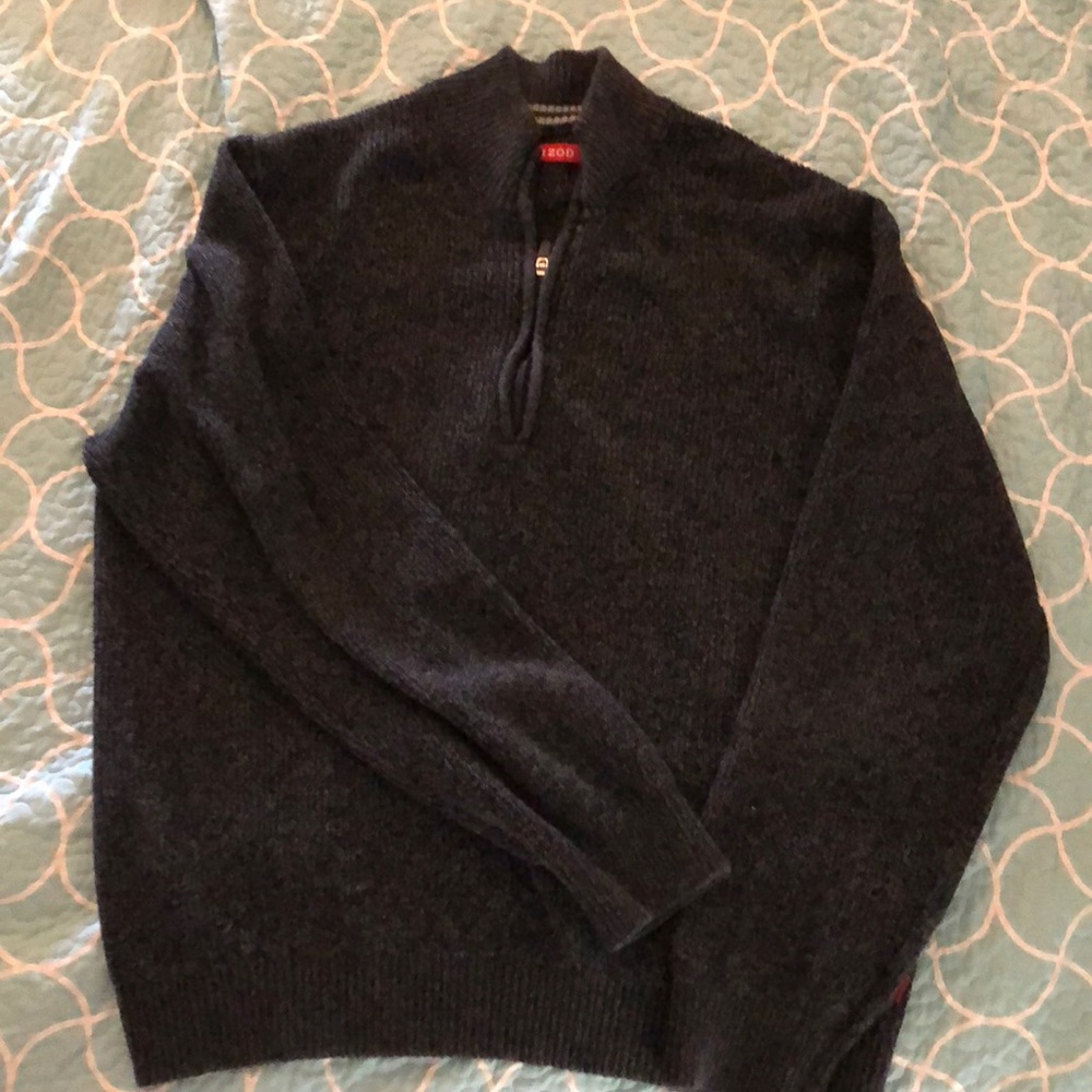Men’s Izod sweater. Black and gray. 1/4 zip